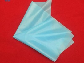 天蓝色TPU防水透气膜